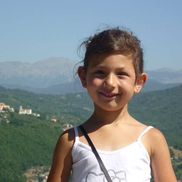 emma enfant, vignette pour la rubrique "my stories"